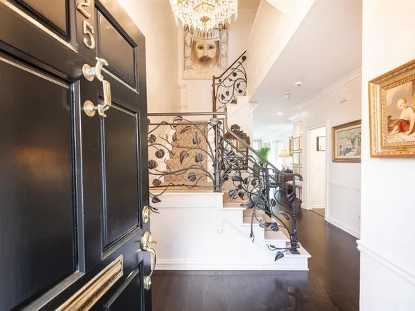 2525 Peachtree Rd NE APT 25, Atlanta, GA 30305