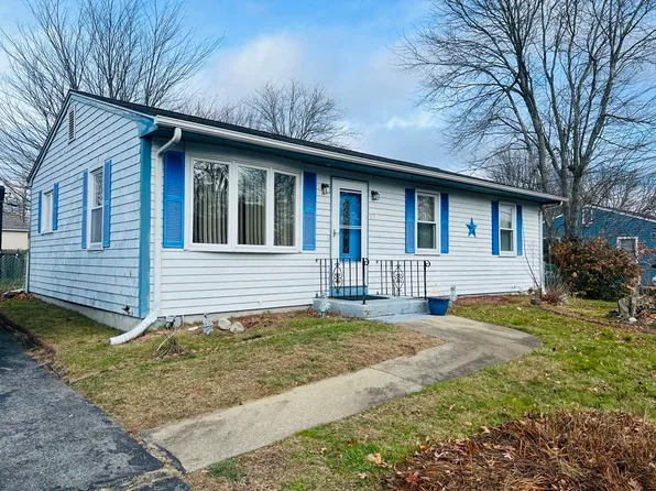59 Poplar Rd, New Bedford, MA 02745