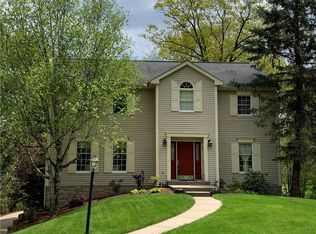 1321 Woodhill Dr, Gibsonia, PA