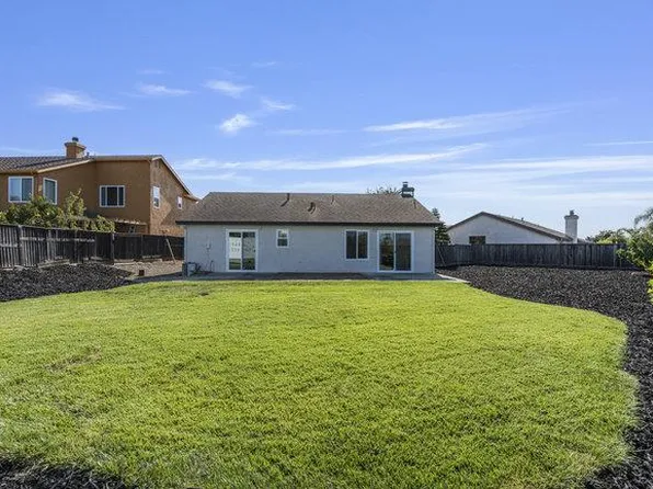 2240 Preston Ct, Hollister, CA 95023