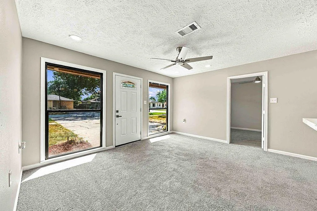 4 bed, 2.0 bath, 1360 sqft, $1,850 — Photo 4