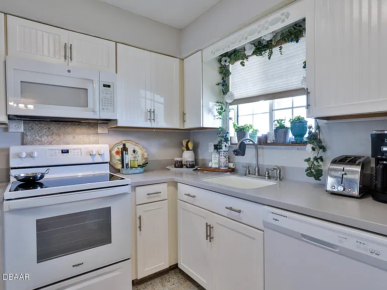 906 Ocean Marina Dr — Photo 16