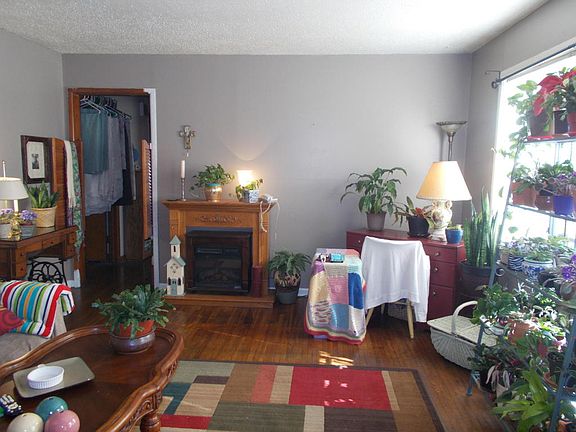 2nd image of 409 E 14th St