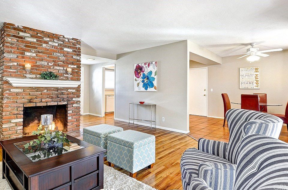 2nd image of 2821 Spruce Pl