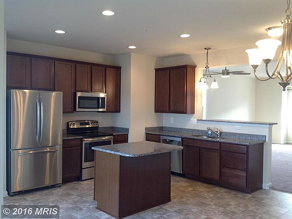 2nd image of 10371 Lantern Ln