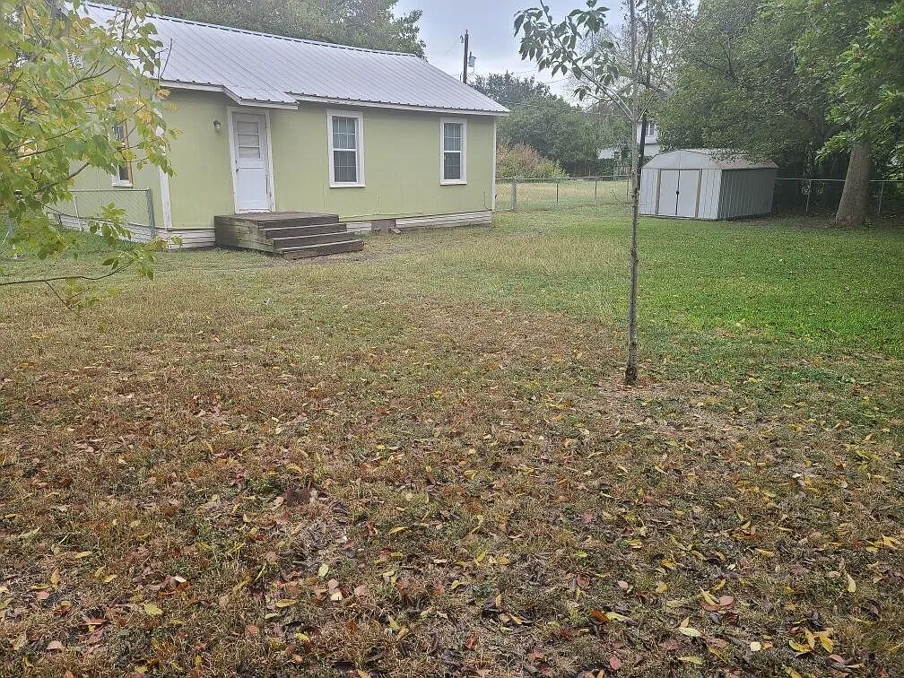 2 bed, 850 sqft, $1,400 — Photo 3