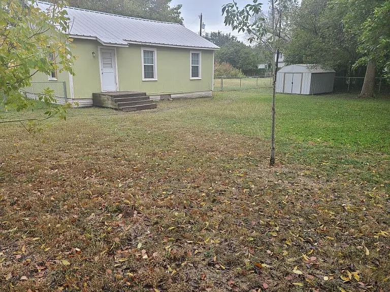 801 Vernon St — Photo 2