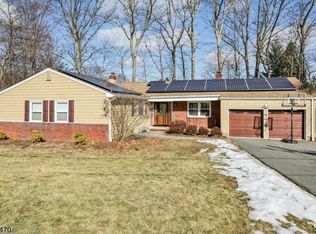 13 Deepdale Dr, Randolph, NJ 07869
