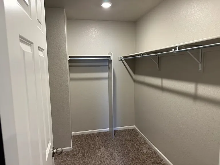 745 N Tempe St — Photo 13