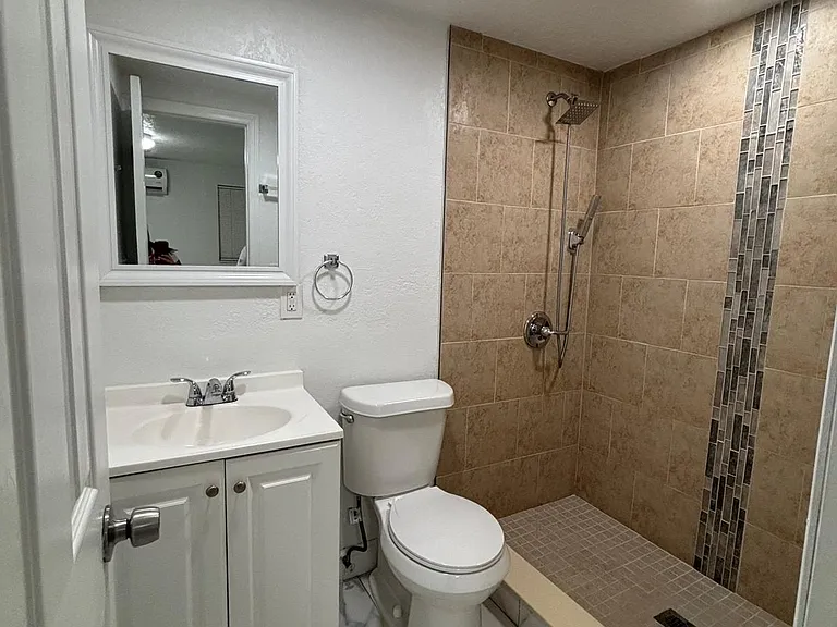 Skyview Dr — Photo 10