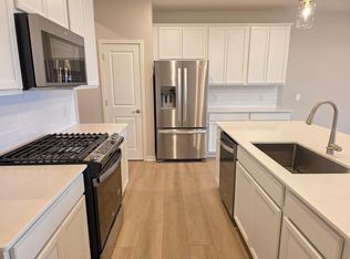 4740 Airlake Dr, Woodbury, MN 55129