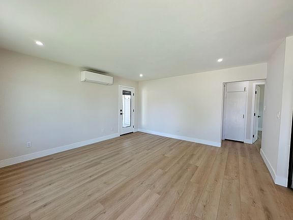 3rd image of 4845 Hidalgo Ave