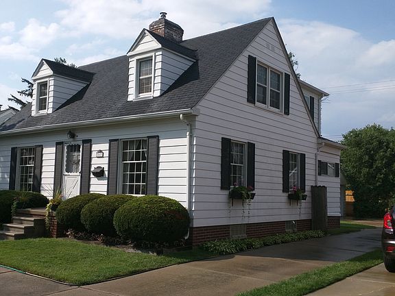 2nd image of 22633 Lakeland St