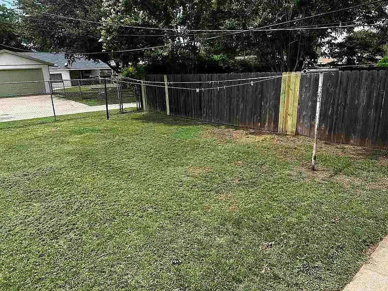 4658 Briarwood Dr — Photo 12