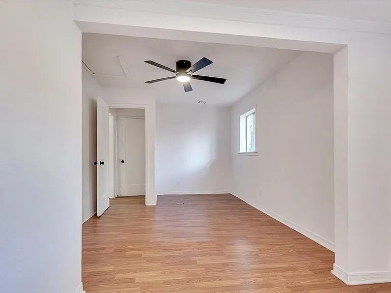 2116 Andover Ct — Photo 20
