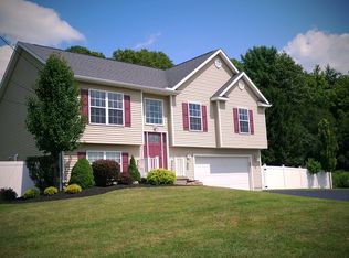 371 Higby Rd, New Hartford, NY 13413