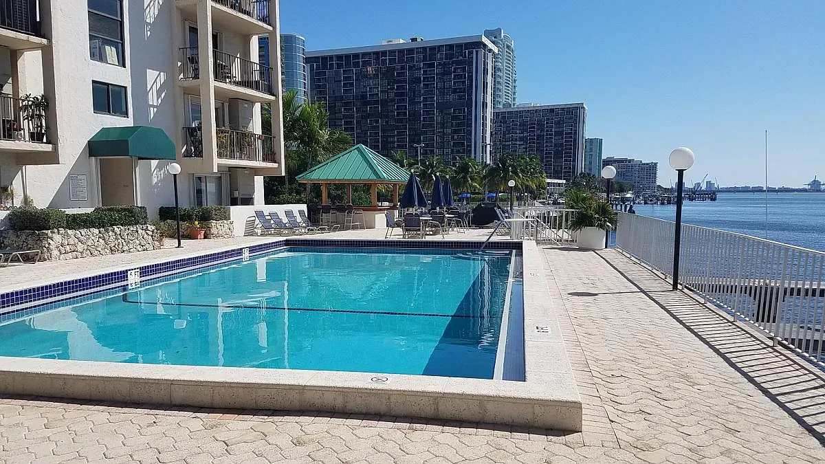 2201 Brickell — Photo 3