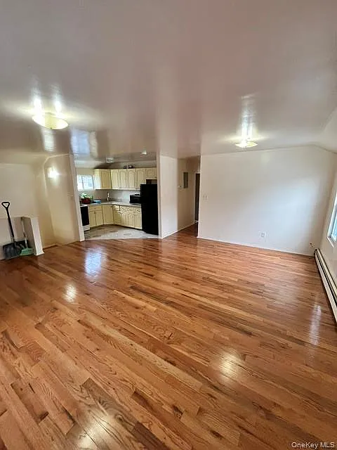 3 bed, 2.0 bath, 2086 sqft, $3,373 — Photo 3