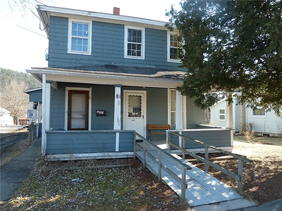 81 Maple St #LOWER
