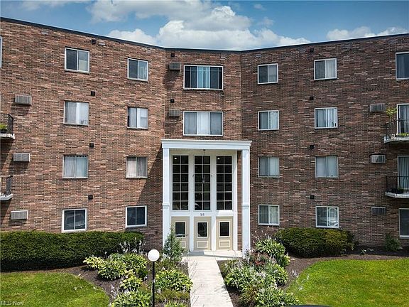 315 solon rd apt 103 chagrin falls village oh 44022 mls 4303527 zillow