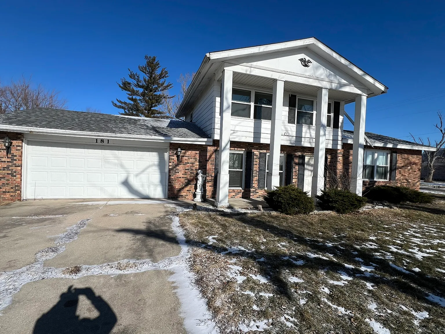 3 bed, 2.5 bath, 1755 sqft, $2,100 — Photo 1