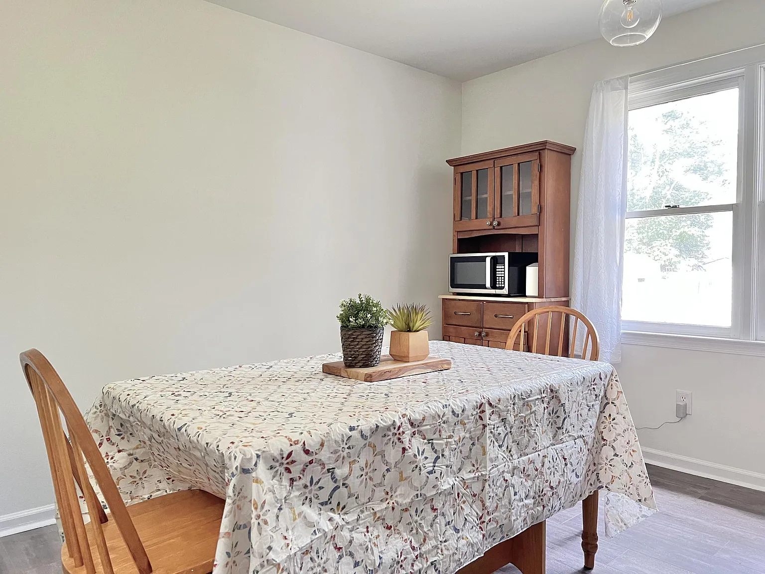 7 bed, 1628 sqft, $700 — Photo 4