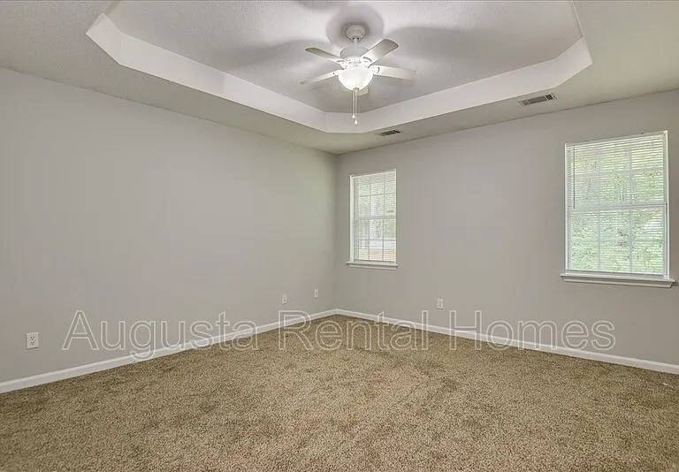 690 Monroe St — Photo 18