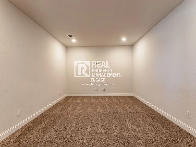 7757 Cooke Dr — Photo 37