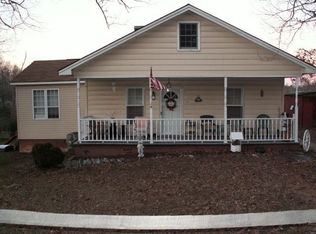 510 Tuckaseege Rd, Mount Holly, NC 28120