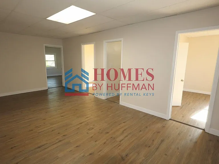 638 Jackson Ave — Photo 4