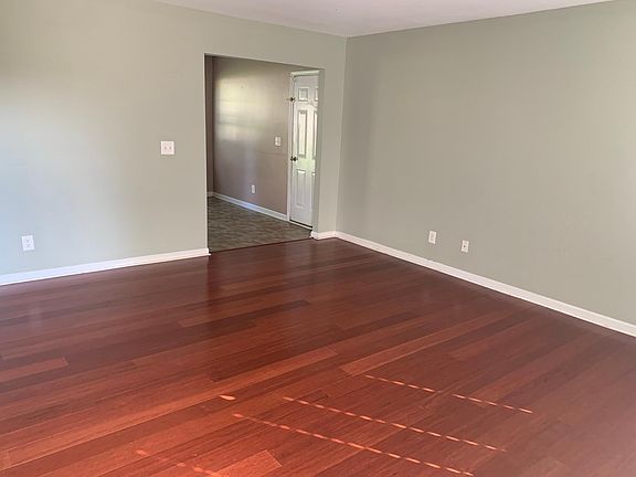 2nd image of 733 Audrey Ln