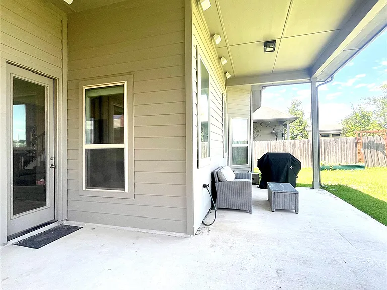 6829 Brindisi Pl — Photo 32