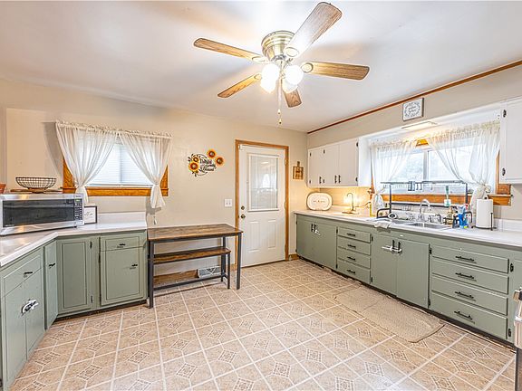 3rd image of 210 Stone Church Rd