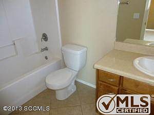 022-195806 bathroom 2 (2)