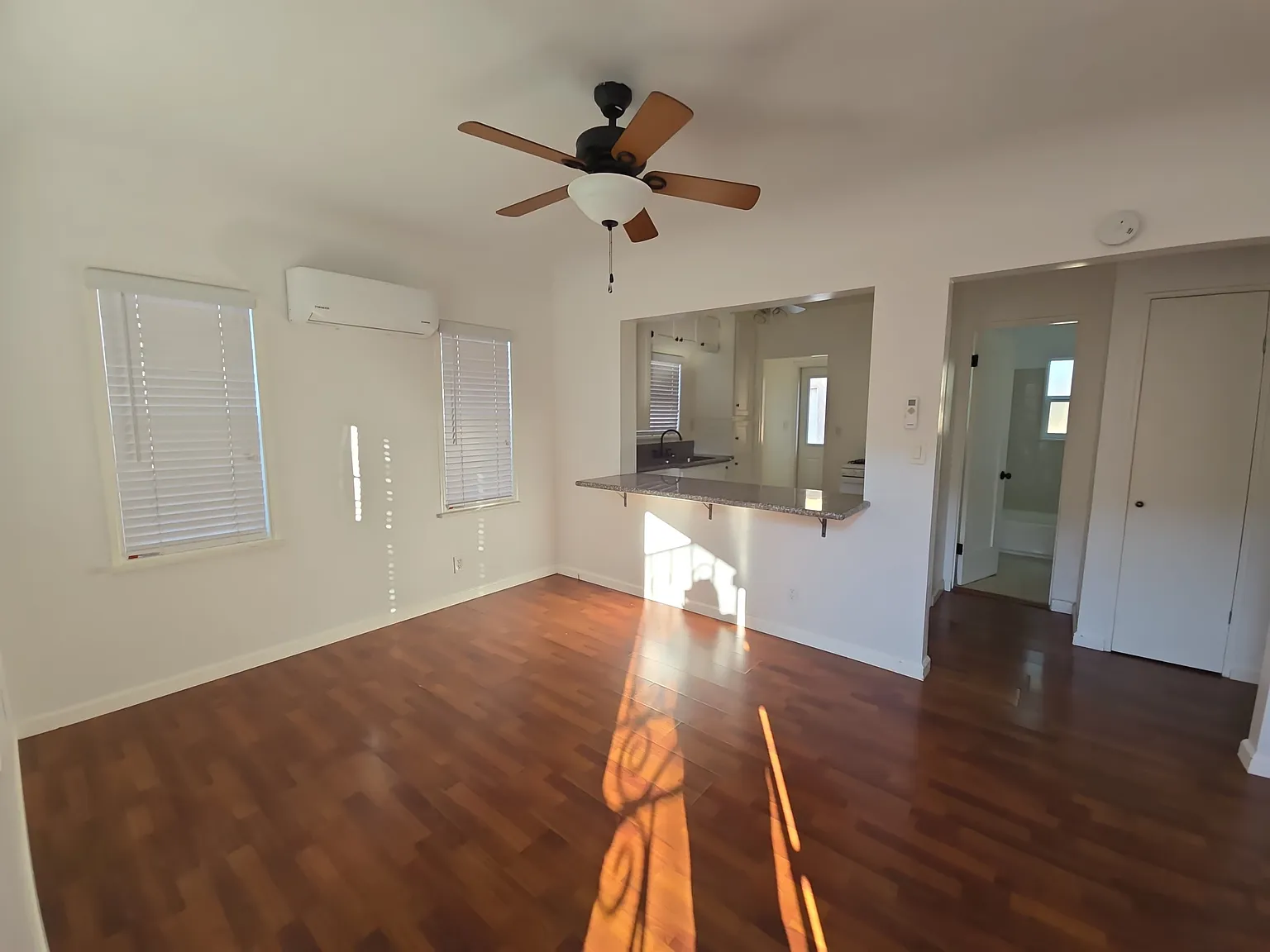 2 bed, 500 sqft, $2,500 — Photo 2