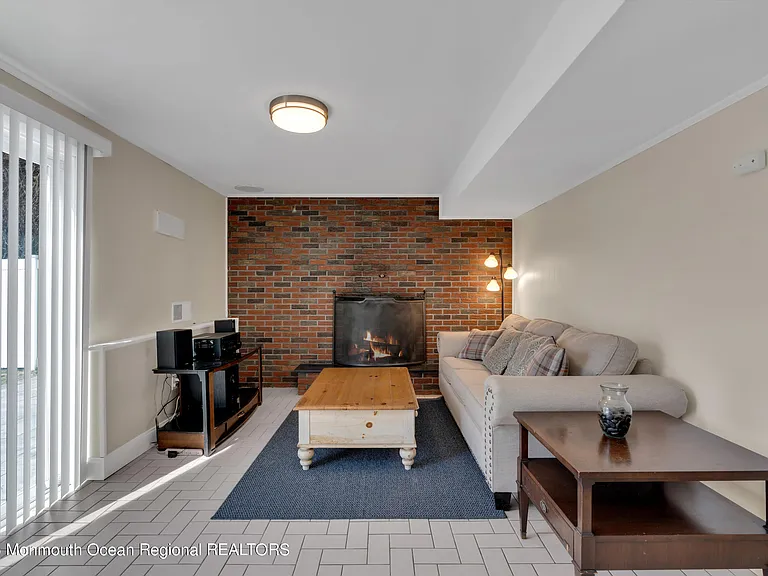 415 15th Ave — Photo 29