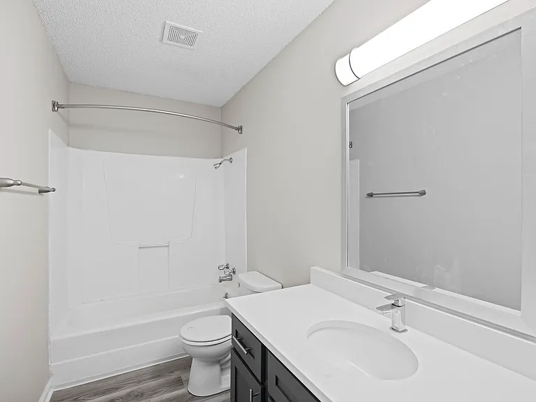 732 NE Barnes Dr #B — Photo 13