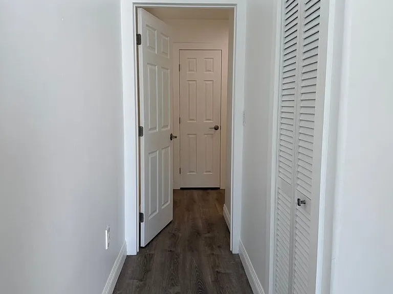 Garnet Avenue — Photo 17