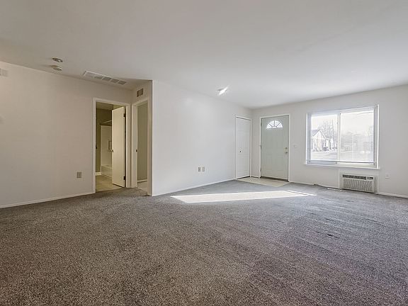 5th image of 1763 N Crown Ave