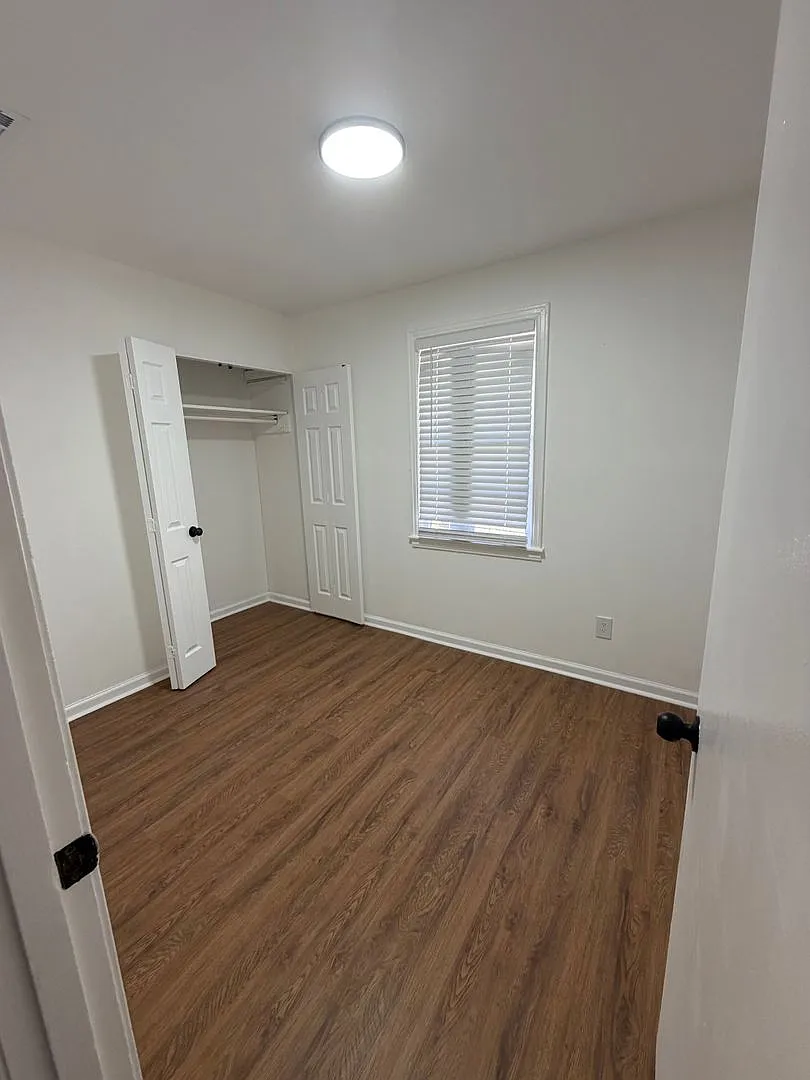Spacious 4BR Home for Rent Section 8 Welcome — Photo 4