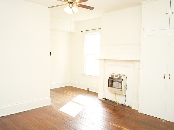 3rd image of 813 Belmont Ave APT 2