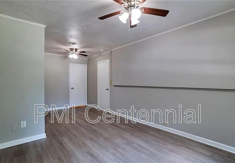 484 Evergreen Dr — Photo 11