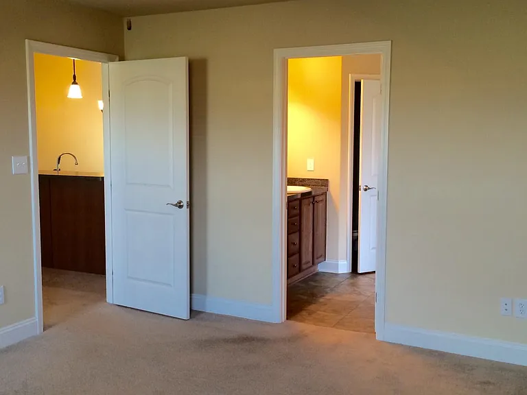 108 Grantham Cir — Photo 17