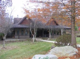 530 Hillville Rd, Karns City, PA 16041