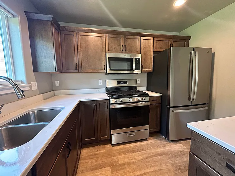 253 Lindemann Dr — Photo 7