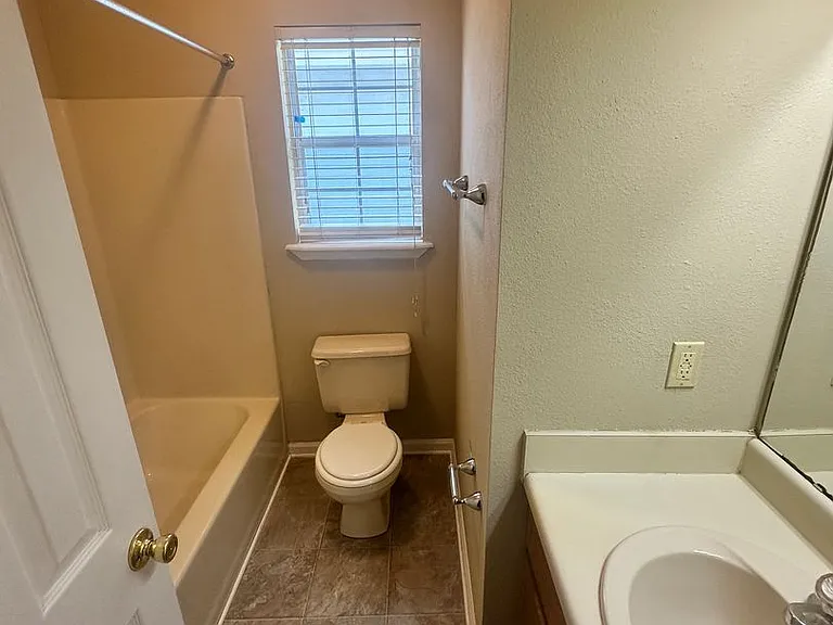 1763 Wayland Park Dr — Photo 19