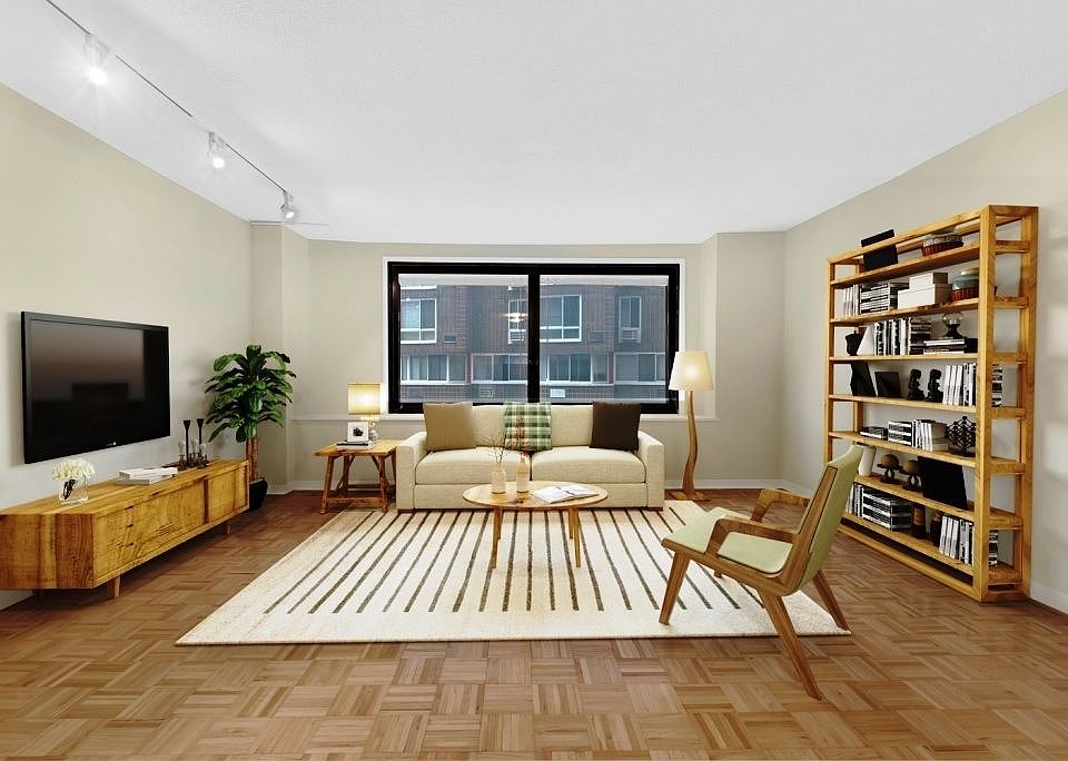 1st image of 531 Main St APT 317