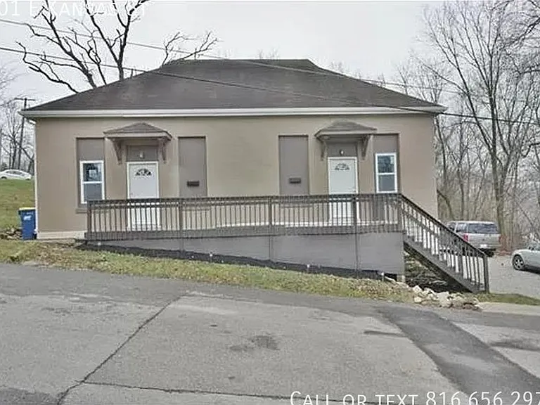 301 E Kansas St — Photo 1