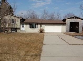 1942 Indian Point Rd, Oshkosh, WI 54901