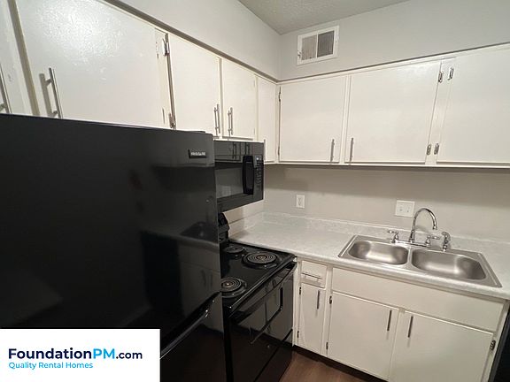 4th image of 3949 Macon Rd #4